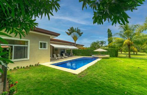 Esterillos Oeste Villa | Villa Jardin By Vacation Pura Vida