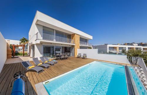 Correeira Villa | Villa Jasmim by OCvillas