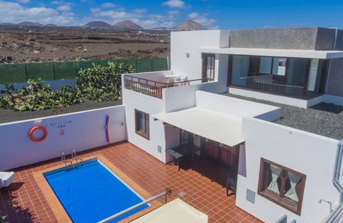 Los Mojones Villa | Villa Julianne 4: Heated Private Pool, Walk to Beach, A/C, WiFi