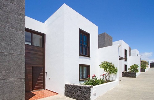 Los Mojones Villa | Villa Julianne 2: Heated Private Pool, Walk to Beach, A/C, WiFi
