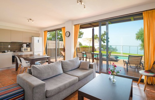 Nea Moudania Villa | Villa Kalma Dio, charming villa, private pool, near Moudania
