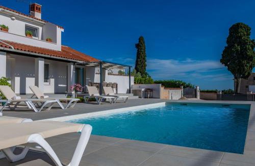 Butkovici House | Villa Kati Bati, a perfect summer villa with pool
