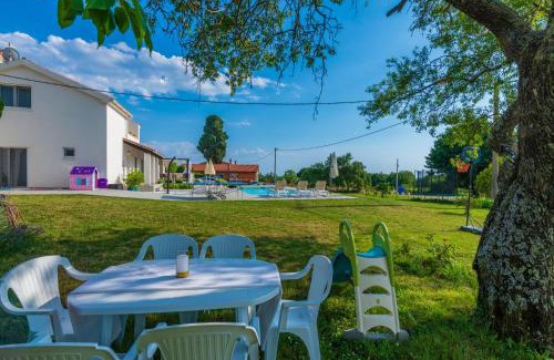 Butkovici House | Villa Kati Bati, a perfect summer villa with pool