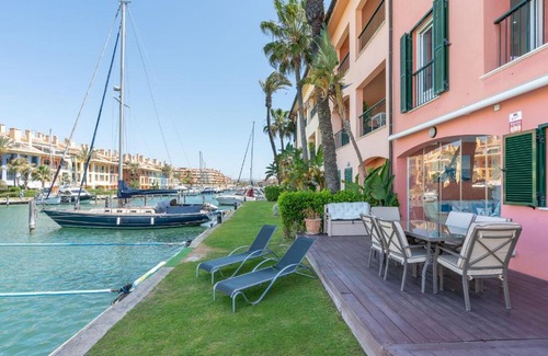 Sotogrande Ski Chalet | Villa Katia - House In San Roque Free Wifi
