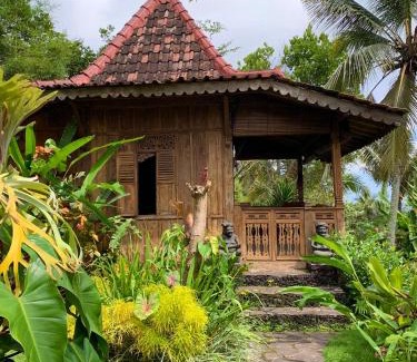 Kubutambahan House | Villa Kepuh
