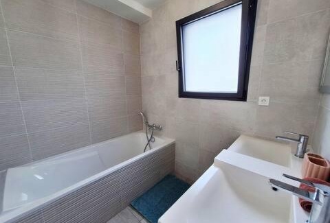 Bruz Villa | Villa Kerluz - sleeps 6 in great comfort