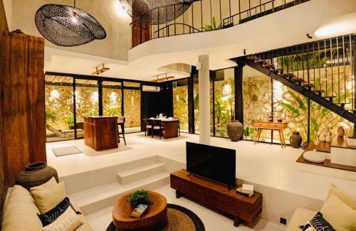 Drupadi Villa | Villa KHAYU Seminyak Cozy 2BR Villa - Only 900 Meters to the Beach