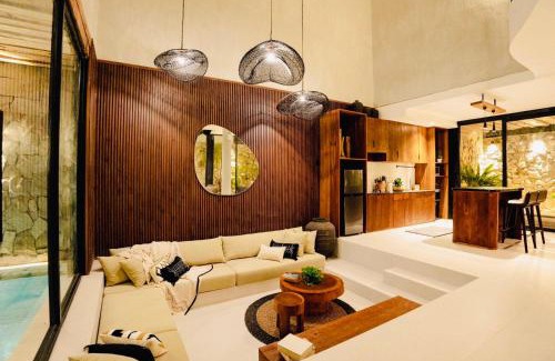 Drupadi Villa | Villa KHAYU Seminyak Cozy 2BR Villa - Only 900 Meters to the Beach