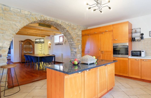 Momjan Villa | Villa Kluni - Four Bedroom Villa with Pool