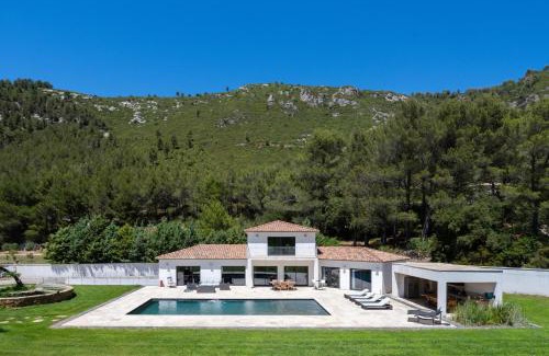 Cuges-les-Pins Villa | VILLA KOÏ CASTELLET*PISCINE*SPA*SALLE DE SPORT*CINÉMA*