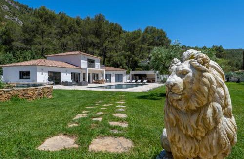 Cuges-les-Pins Villa | VILLA KOÏ CASTELLET*PISCINE*SPA*SALLE DE SPORT*CINÉMA*