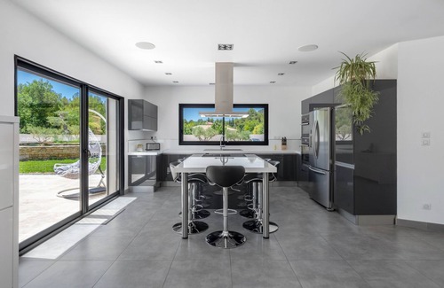 Cuges-les-Pins Villa | Villa Koï - Etoiles du Sud