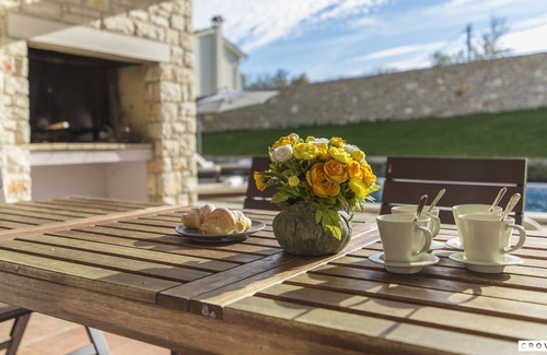 Rojnici Villa | Villa Kvinta nearby Labin – Crovillas GmbH