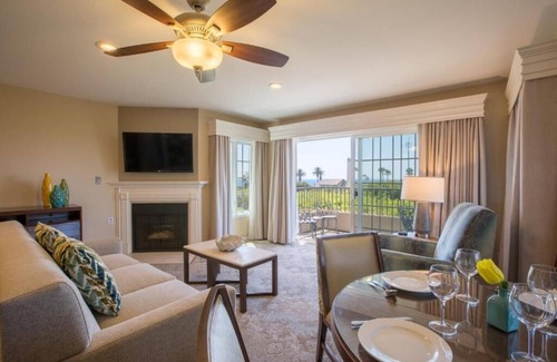 Del Mar Resort | Villa l'auberge with amenities and walking distance to beach
