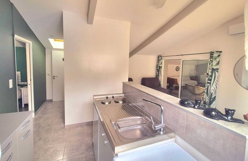 Alleins House | Villa L'Estef with SWIMMING POOL: View, relaxation, games in the heart of the village!