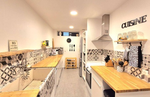 Alleins House | Villa L'Estef with SWIMMING POOL: View, relaxation, games in the heart of the village!