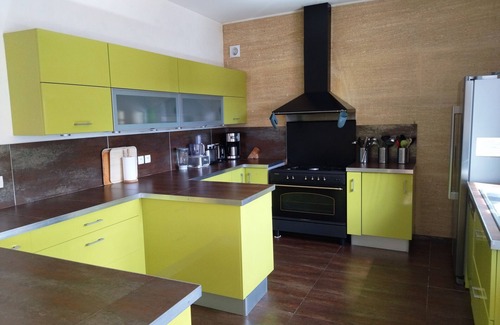 Collias Villa | Villa La Charmeuse Fleurie: ideal for get-togethers with family and friends!