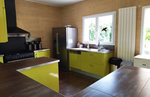 Collias Villa | Villa La Charmeuse Fleurie: ideal for get-togethers with family and friends!