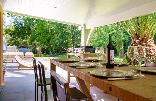 Biarritz Bed & Breakfast | Villa La Conciergerie à Biarritz, avec Fronton pour Pelote Basque, Boulodrome, Bar-Comptoir