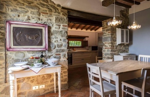 Castiglion Fiorentino Villa | Villa la Ghiandaia Comfortable holiday residence