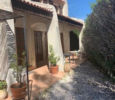 Saint-Cyr-sur-Mer House | Villa La Louette, 100m centre-village, piscine h-sol, proche mer