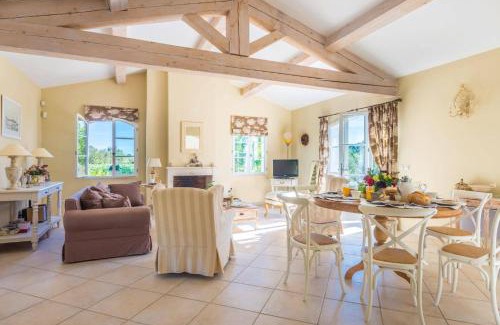 Le Cannet-des-Maures Villa | Villa La Pastorale by Villa Plus