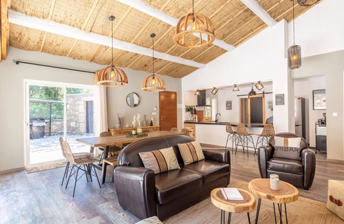 Pougnadoresse Villa | Villa La Roche Rouge