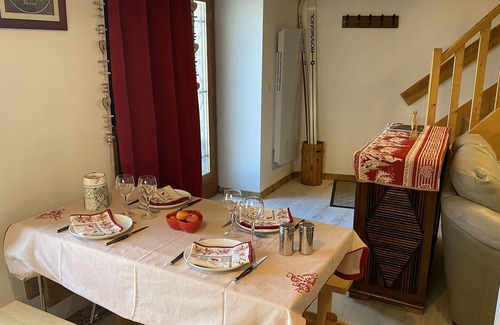La Tour-dʼAuvergne House | Villa La Tour-d'Auvergne, 2 bedrooms, 4 persons