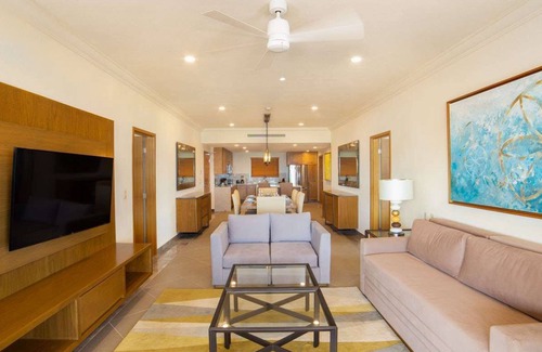 Zona Hotelera Resort | Villa La Valencia Resort Two Bedroom Condo Christmas Week 2 units available