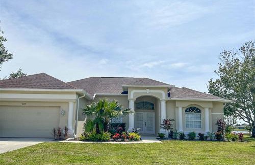 Englewood East Villa | Villa Lake Sunset