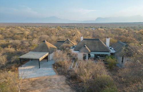 Hoedspruit Villa | Villa Lanterfant - luxury stay in nature - solar powered