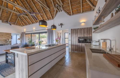 Hoedspruit Villa | Villa Lanterfant - luxury stay in nature - solar powered
