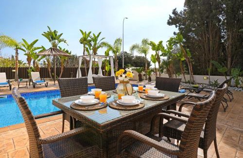 Ayia Thekla House | Villa Lara - 3bed Bangalow with Large Pool