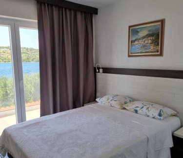 Grebastica Apartment | VILLA LAURA
