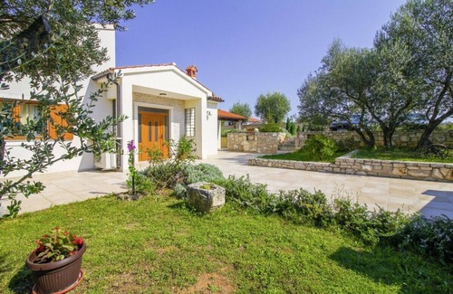Kavran Villa | Villa Lavinia * 1500 m2 garden, private pool, terrace with BBQ, free WiFi
