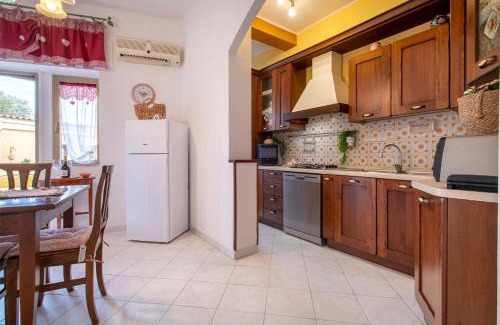 Alghero Apartment | Villa Le Dune a few steps from the sandy beach of Maria Pia
