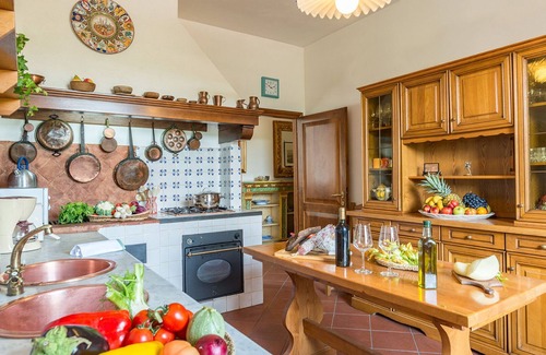 Asciano Villa | Villa Le Focaie 8, Emma Villas