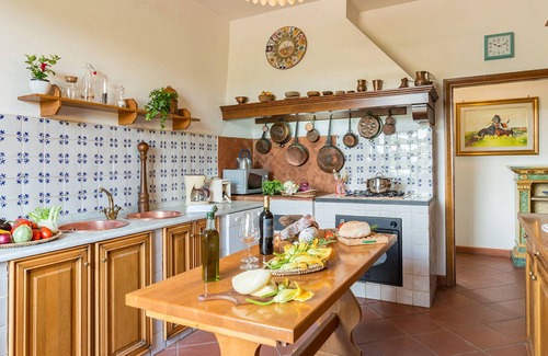 Asciano Villa | Villa Le Focaie 8, Emma Villas