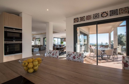 Quinta das Raposeiras Villa | Villa Leonidas - Luxury villa with the best views!