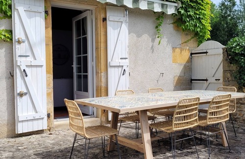 Thonac House | Villa le "roc" Pour 10 Pers, Jardin et Piscine