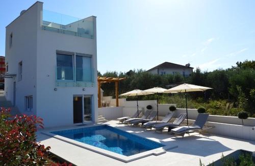 Okrug Gornji Villa | Villa Leona