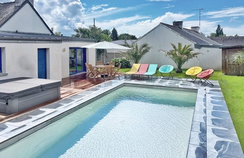 La Foret-Fouesnant Villa | Villa Leonic - Swimming pool and Jacuzzi