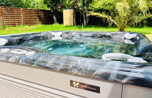 La Foret-Fouesnant Villa | Villa Leonic - Swimming pool and Jacuzzi