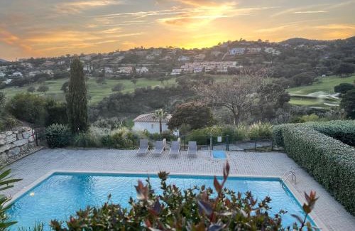 La Nartelle House | Villa "Les Greens" - Ste Maxime - 6 pers - Wifi - Proche Plages et Centre-Ville