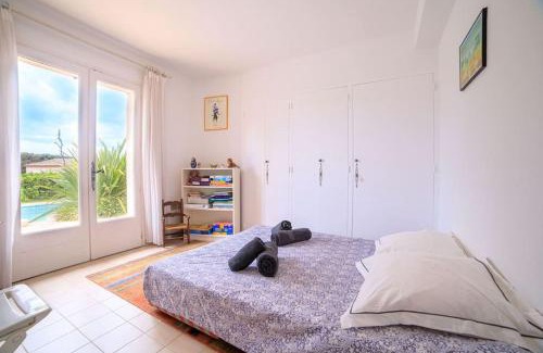 Valbonne Apartment | Villa les lauriers - domaine des lauriers by Halldis