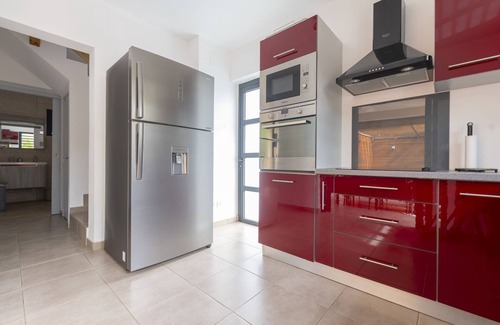 La Saline Les Bains Villa | 🧡 Villa Les Porcelaines, modern and cozy at 5 'from Saline les Bains lagoon