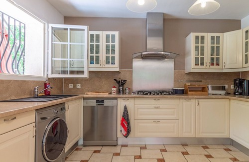 Draguignan Ski Chalet | Villa les Pins - Nice holiday house with private swimming pool at the foot of Nature Park
