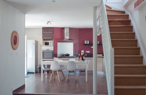 Bergerac Villa | Villa Lhaino