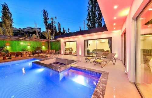 Islamlar Villa | Villa lighthouse