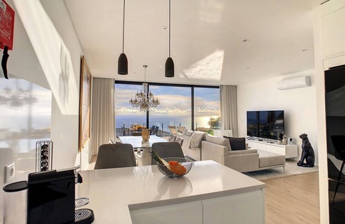 Arco da Calheta House | Villa Lilian - Three Bedroom House, Sleeps 6